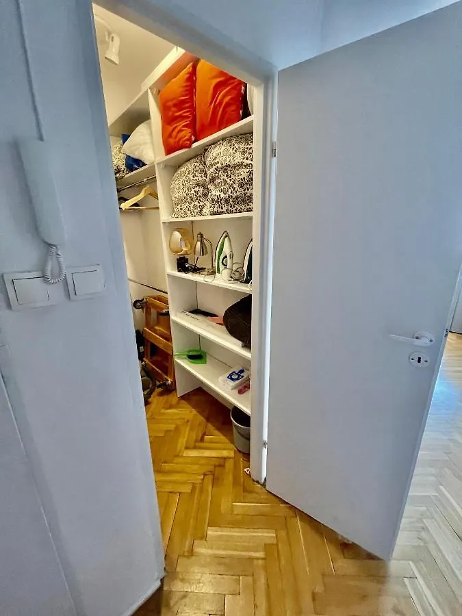 Super Beauty Metro Wifi 65'Tv Netflix Hbo Appletv+ Apartment Warsaw