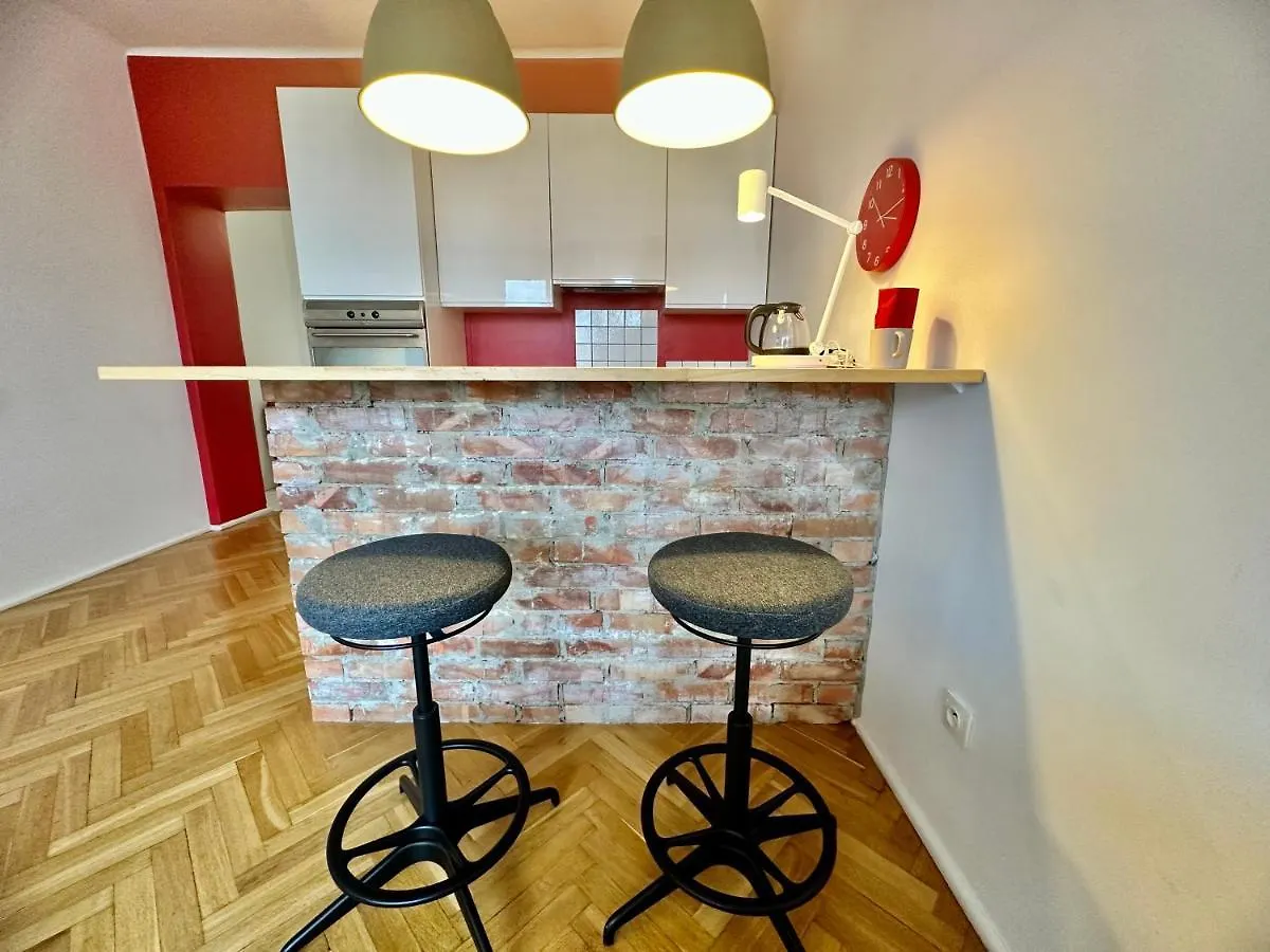 Super Beauty Metro Wifi 65'Tv Netflix Hbo Appletv+ Apartment Warsaw