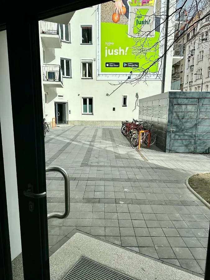 Super Beauty Metro Wifi 65'Tv Netflix Hbo Appletv+ Apartment Warsaw