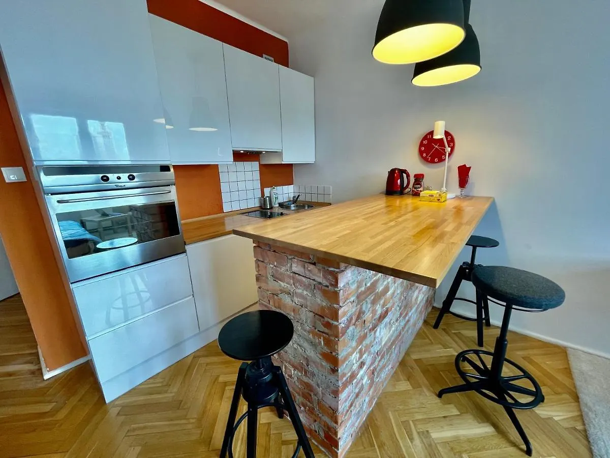 Super Beauty Metro Wifi 65'Tv Netflix Hbo Appletv+ Apartment Warsaw