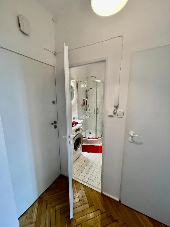 Super Beauty Metro Wifi 65'Tv Netflix Hbo Appletv+ Apartment Warsaw