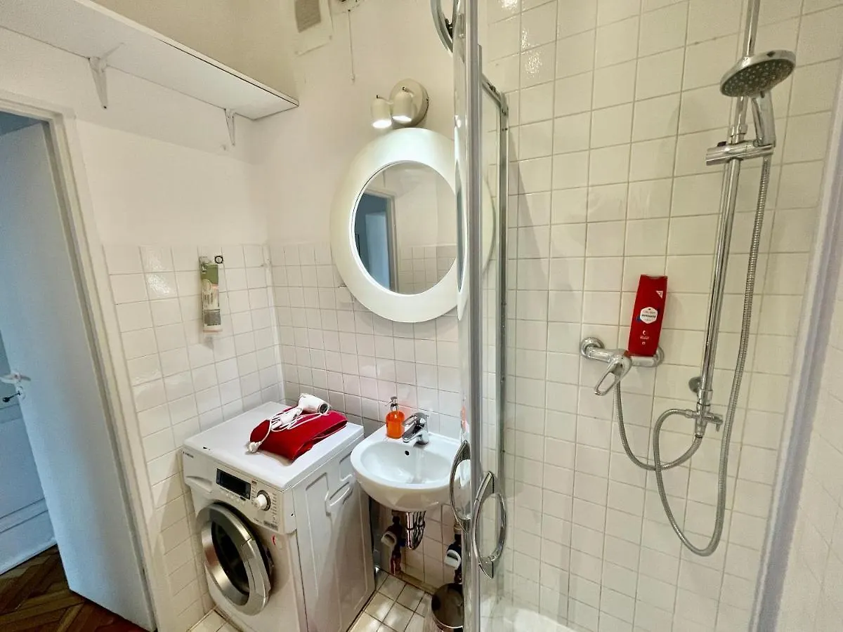 Super Beauty Metro Wifi 65'Tv Netflix Hbo Appletv+ Apartment Warsaw