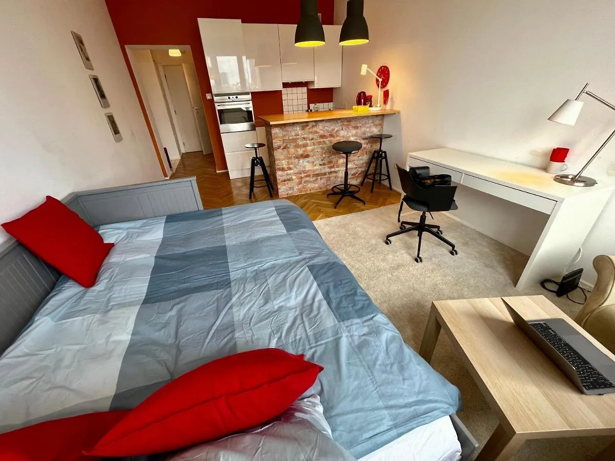 Super Beauty Metro Wifi 65'Tv Netflix Hbo Appletv+ Apartment Warsaw Poland