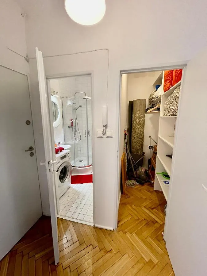 Super Beauty Metro Wifi 65'Tv Netflix Hbo Appletv+ Apartment Warsaw