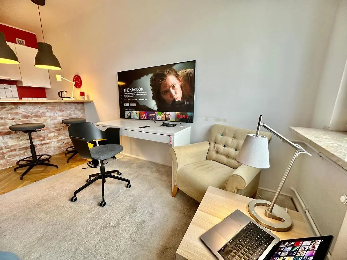 Super Beauty Metro Wifi 65'Tv Netflix Hbo Appletv+ Apartment Warsaw