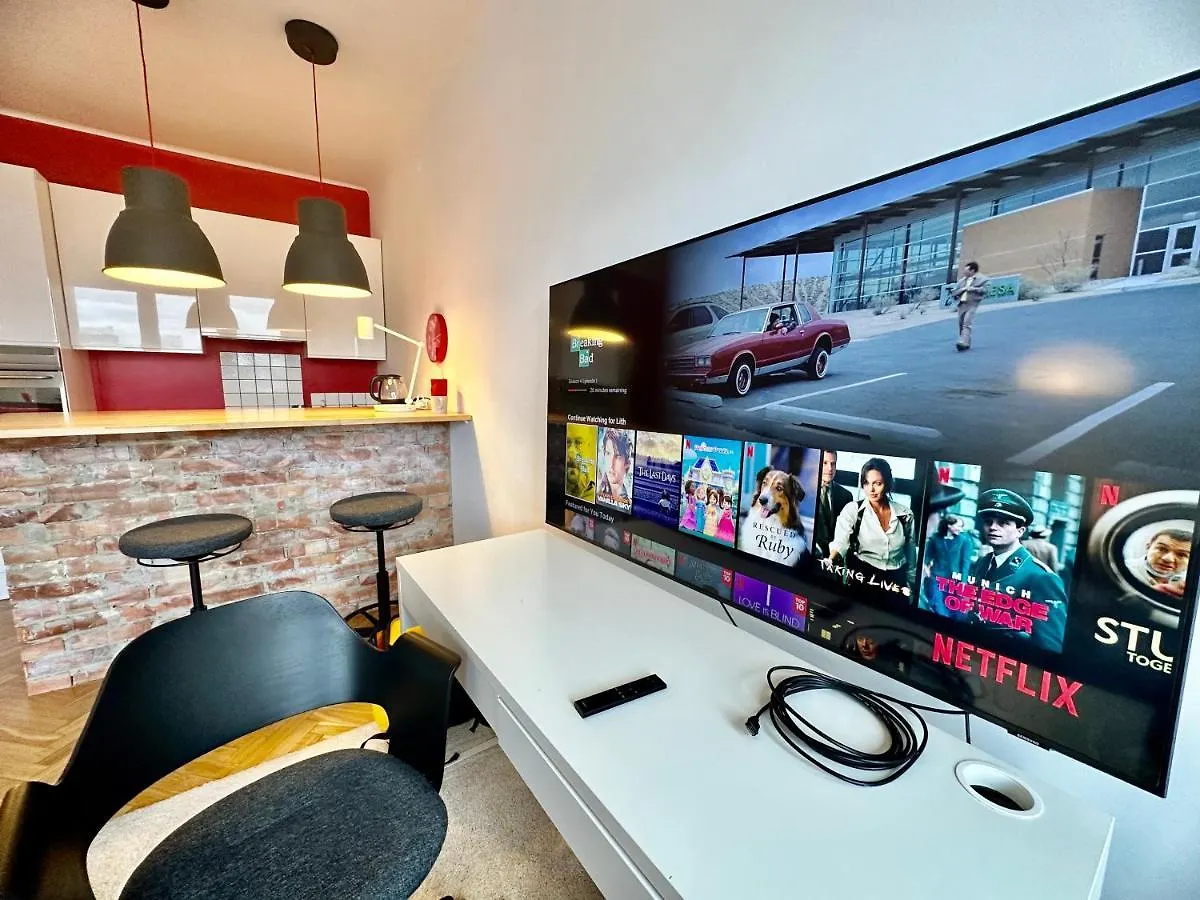Super Beauty Metro Wifi 65'Tv Netflix Hbo Appletv+ Apartment Warsaw 0*,  Poland