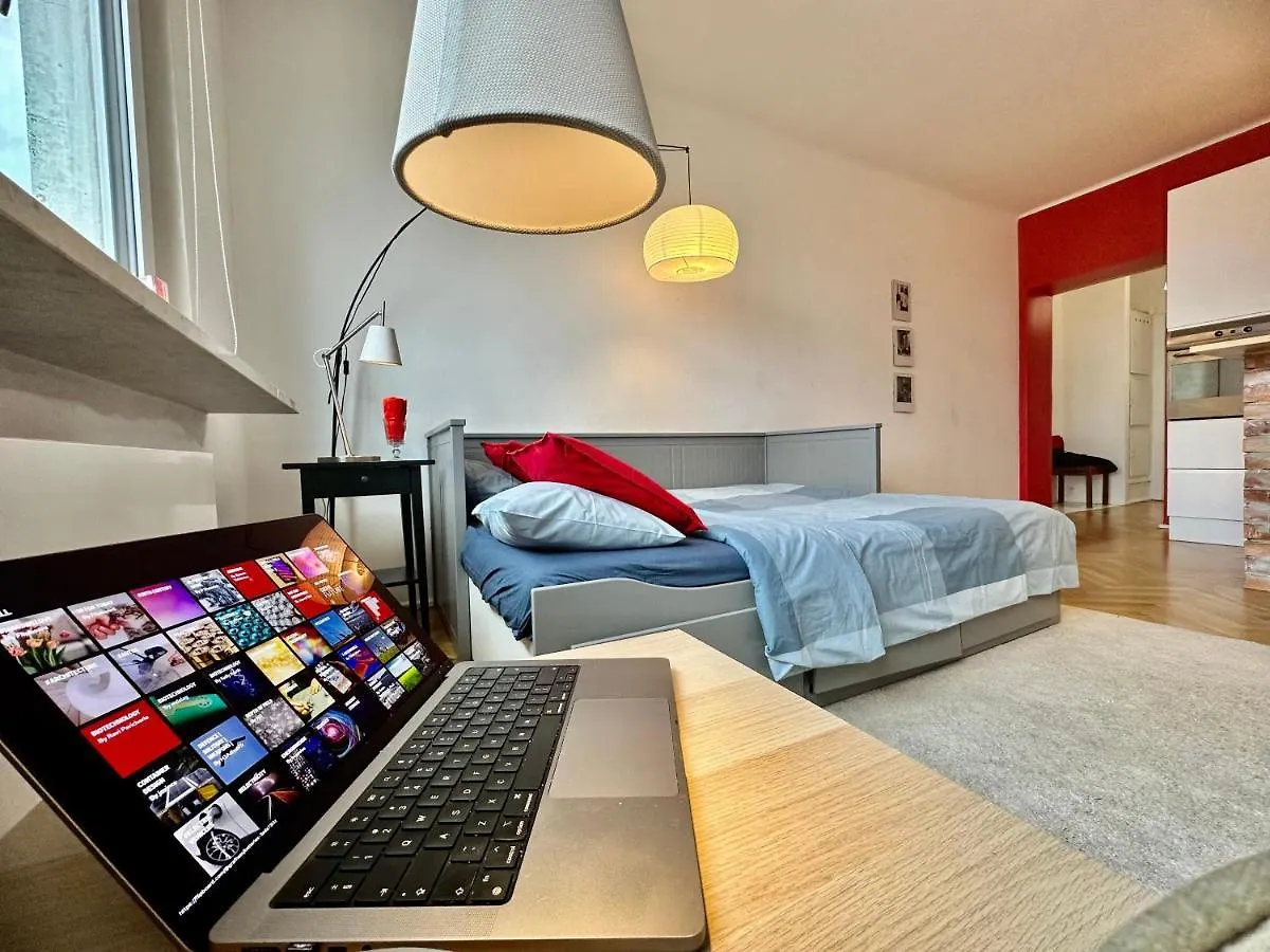 Super Beauty Metro Wifi 65'Tv Netflix Hbo Appletv+ Apartment Warsaw