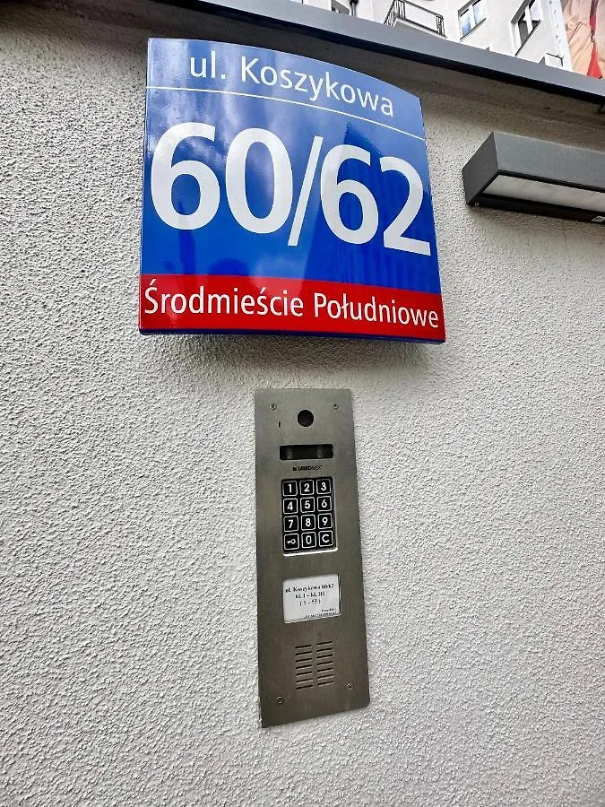 Super Beauty Metro Wifi 65'Tv Netflix Hbo Appletv+ Apartment Warsaw Poland