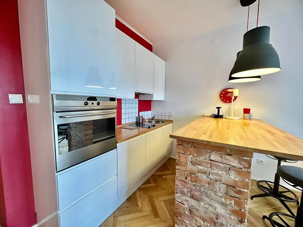 Super Beauty Metro Wifi 65'Tv Netflix Hbo Appletv+ Apartment Warsaw