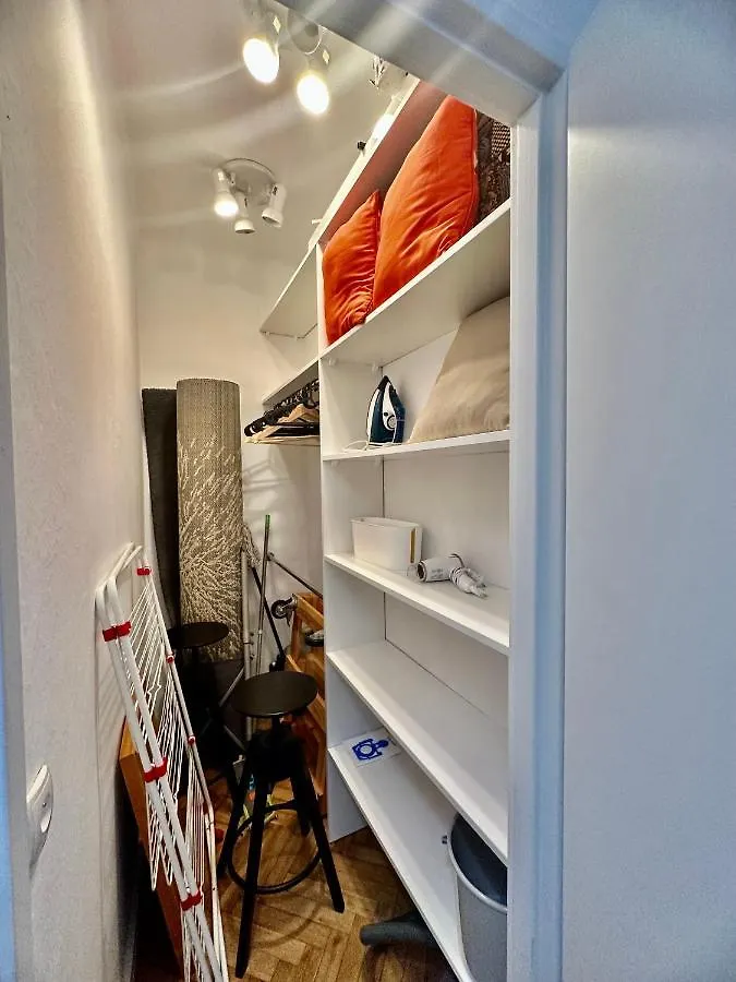 Super Beauty Metro Wifi 65'Tv Netflix Hbo Appletv+ Apartment Warsaw Poland