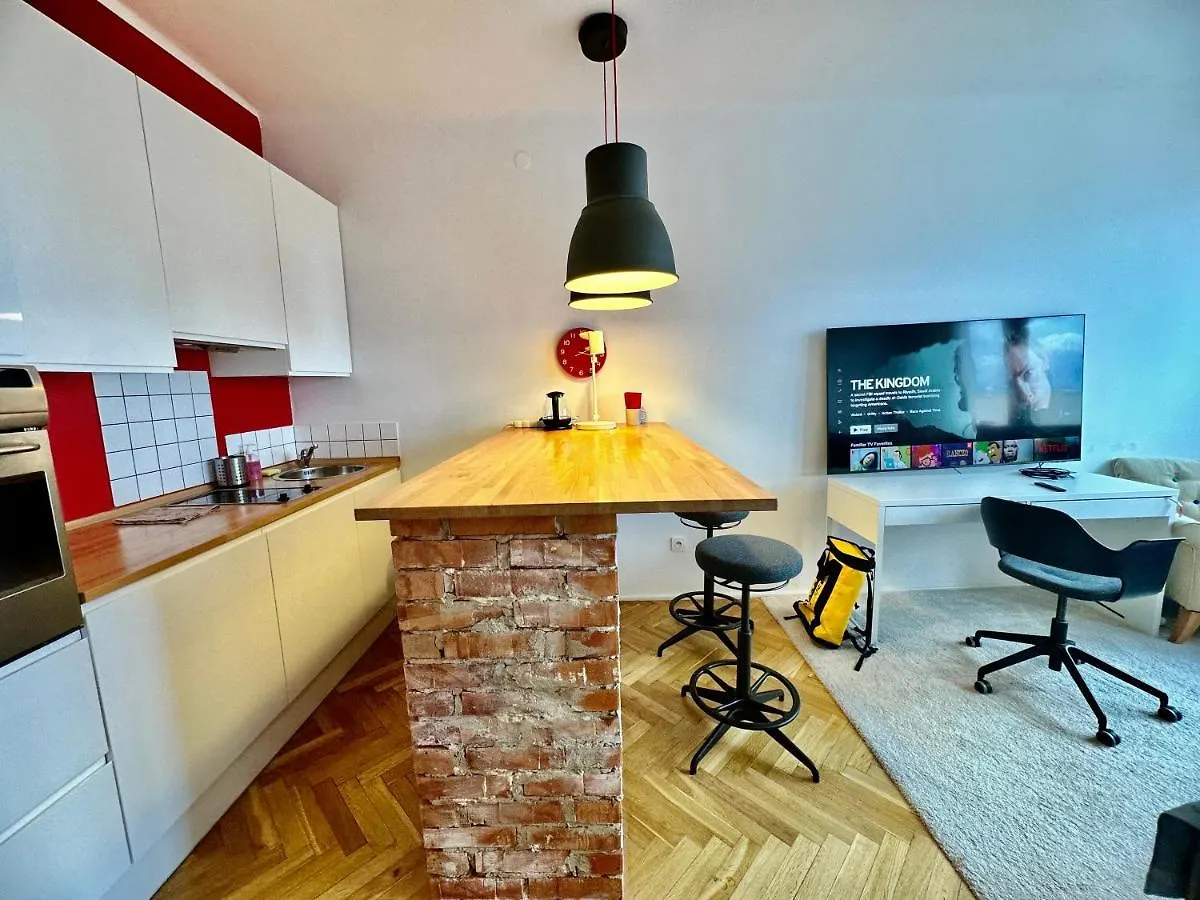Super Beauty Metro Wifi 65'Tv Netflix Hbo Appletv+ Apartment Warsaw 0*,